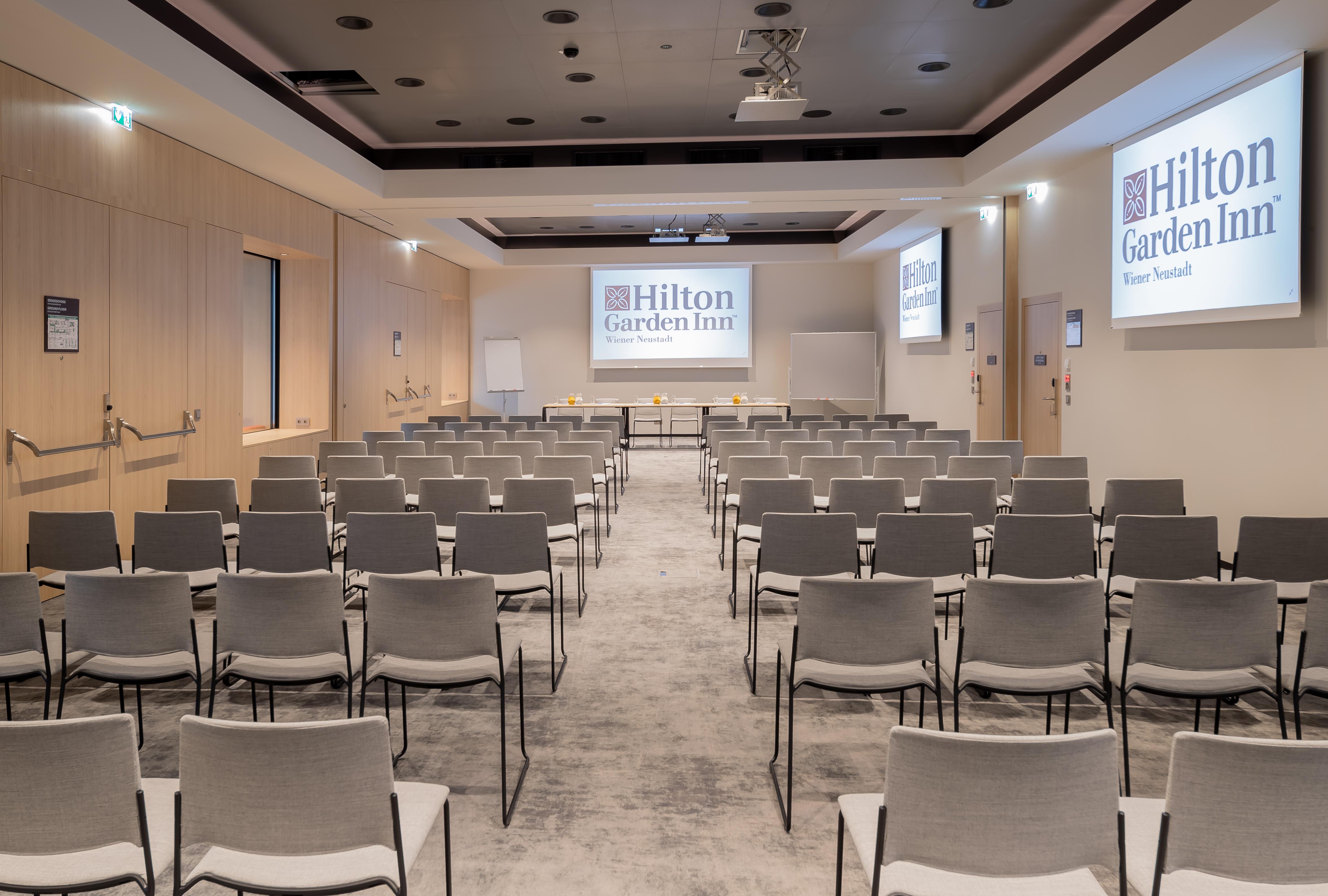 Hilton Garden Inn Wiener Neustadt Dış mekan fotoğraf