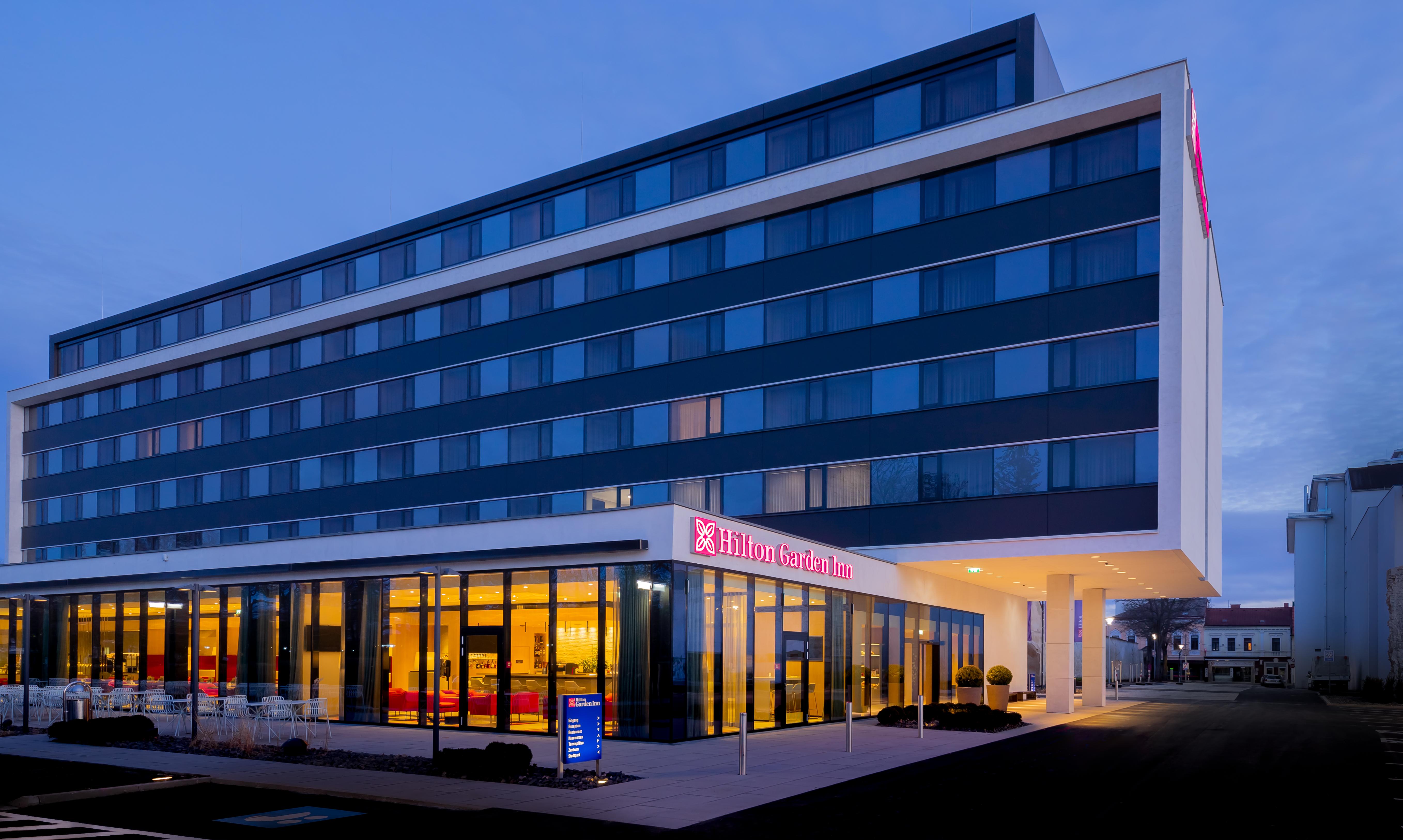 Hilton Garden Inn Wiener Neustadt Dış mekan fotoğraf