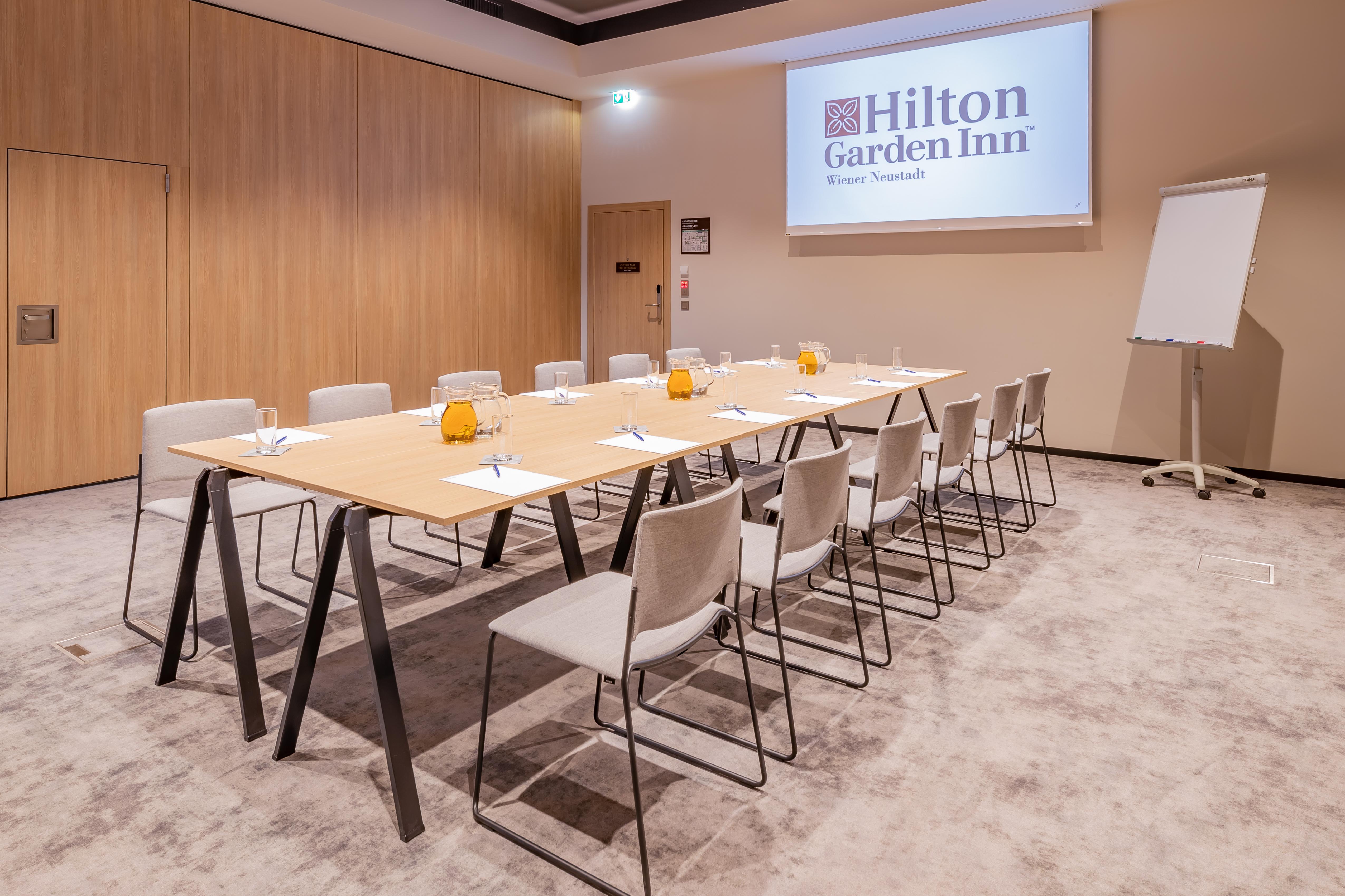 Hilton Garden Inn Wiener Neustadt Dış mekan fotoğraf