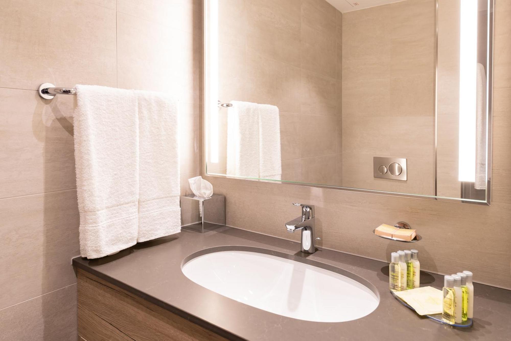 Hilton Garden Inn Wiener Neustadt Dış mekan fotoğraf