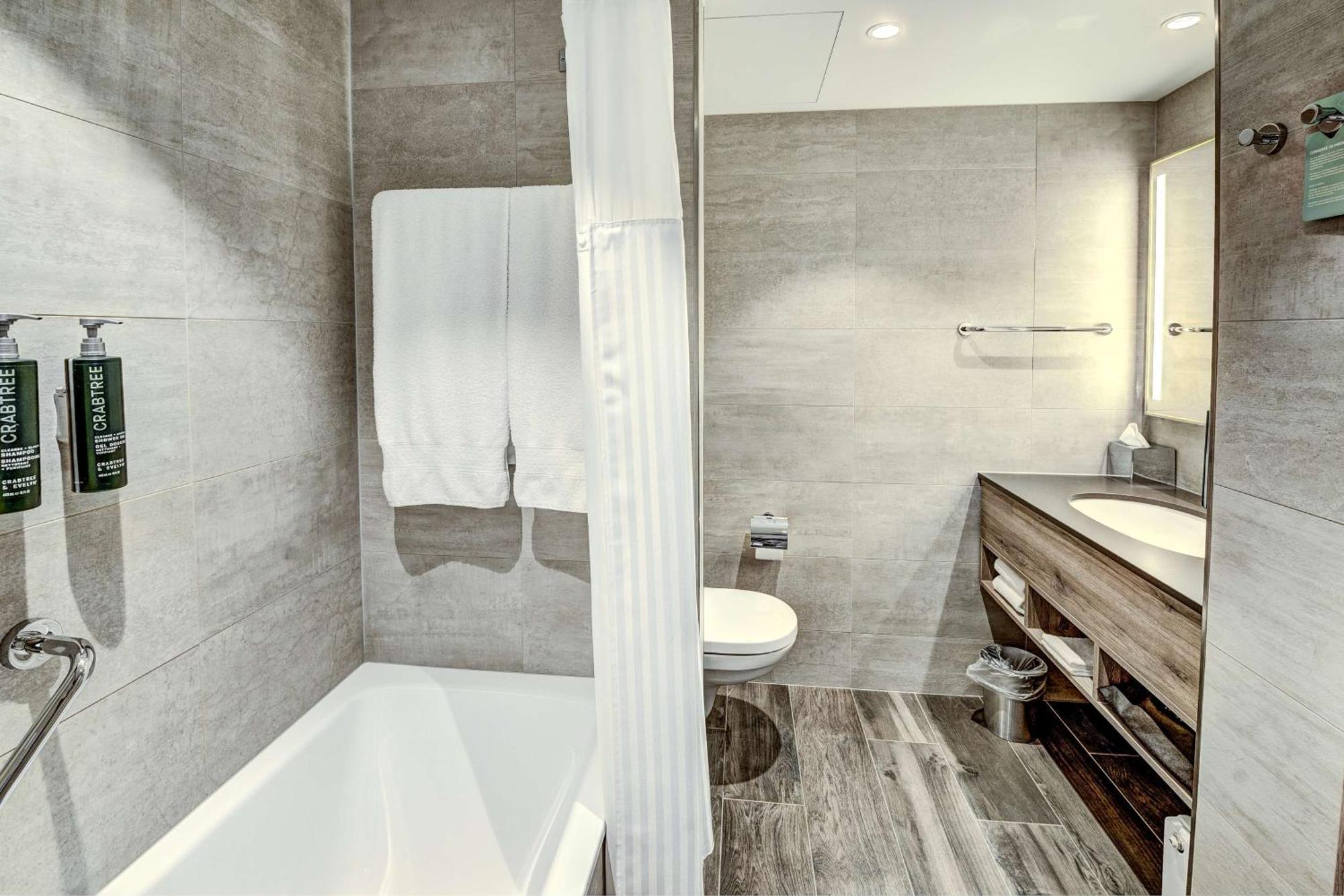 Hilton Garden Inn Wiener Neustadt Dış mekan fotoğraf