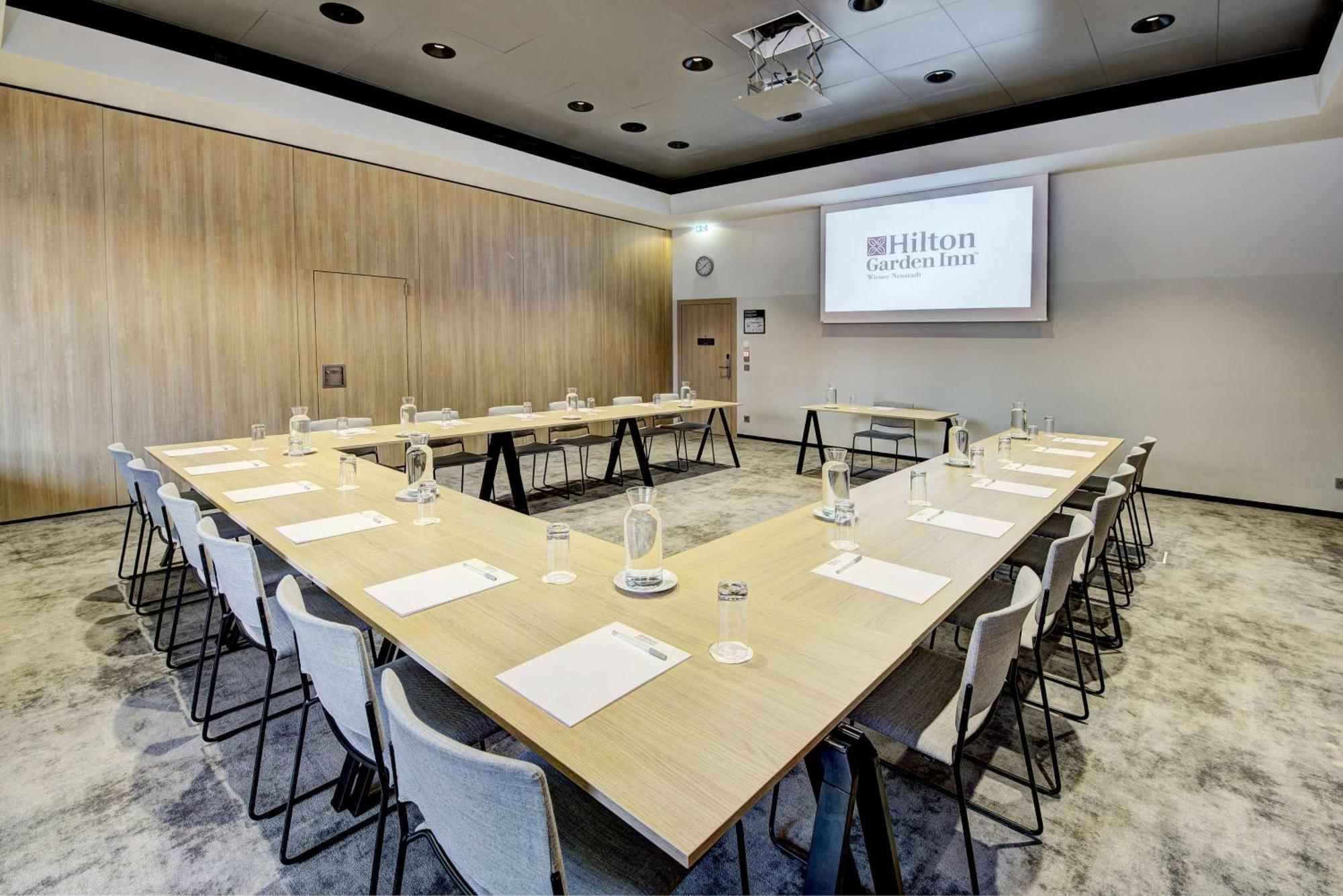 Hilton Garden Inn Wiener Neustadt Dış mekan fotoğraf