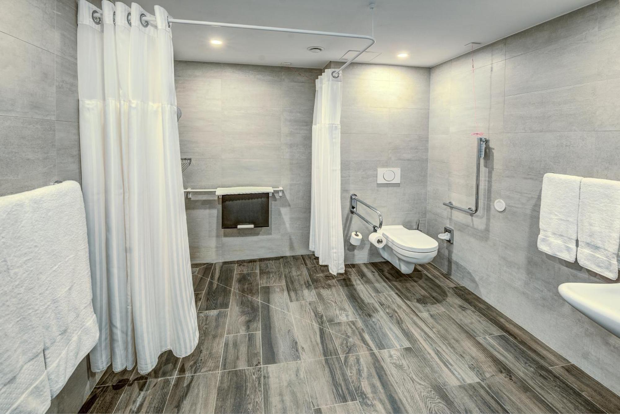 Hilton Garden Inn Wiener Neustadt Dış mekan fotoğraf