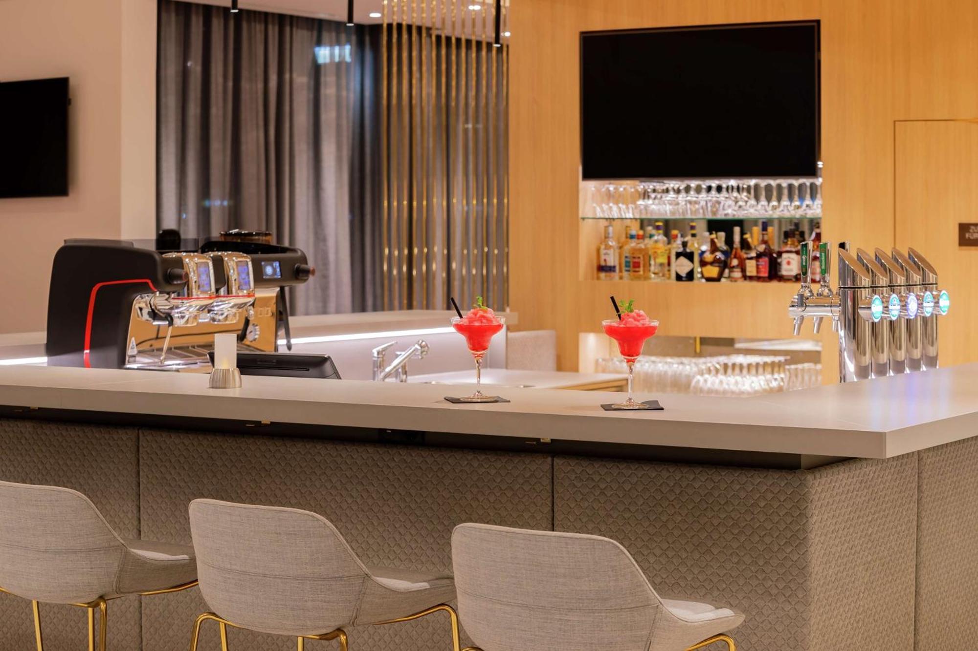 Hilton Garden Inn Wiener Neustadt Dış mekan fotoğraf