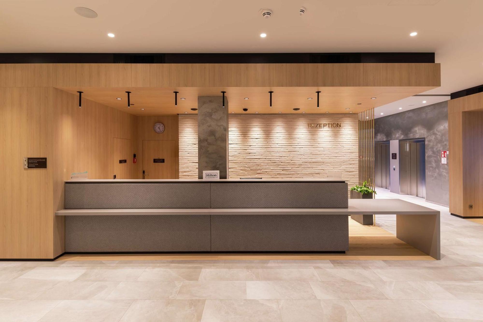 Hilton Garden Inn Wiener Neustadt Dış mekan fotoğraf