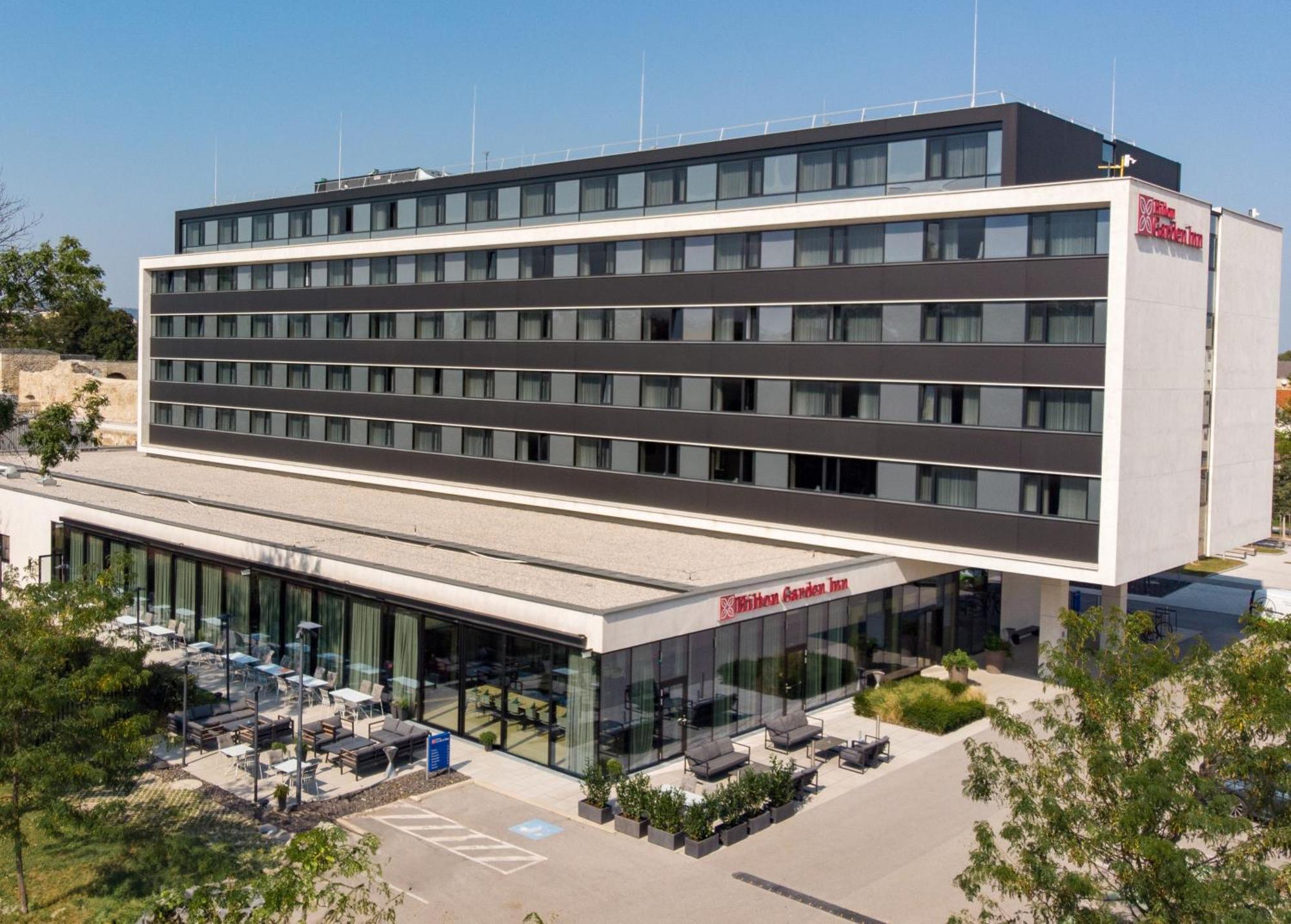Hilton Garden Inn Wiener Neustadt Dış mekan fotoğraf